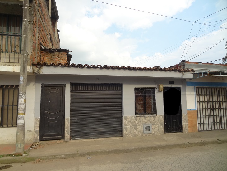 Casa en venta con local en el barrio belalcazar 1