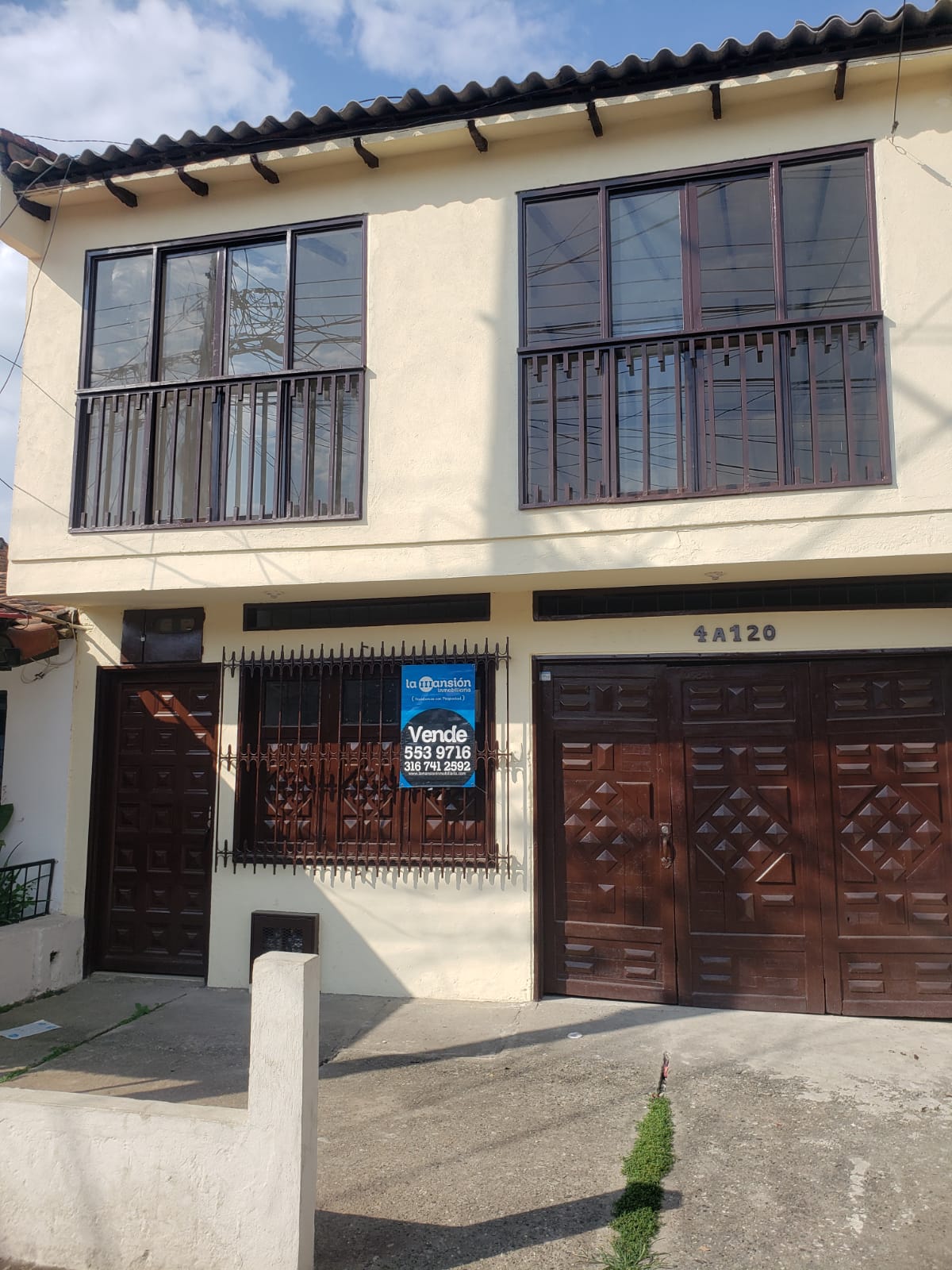 Casa en venta de dos plantas independientes barrio Belalcazar