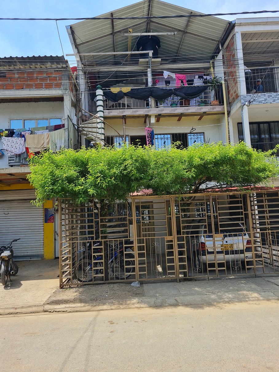Casa en venta de tres Plantas en el barrio Villa Pime en Jamundi