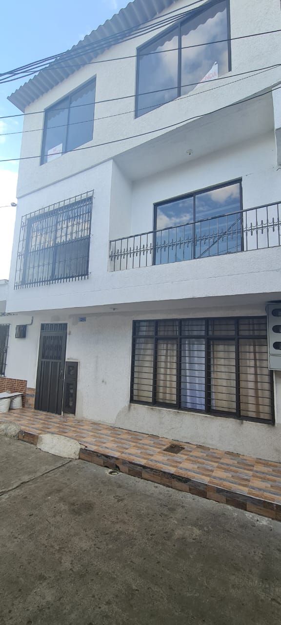 Casa de tres plantas independientes en venta en Jamundi barrio Alferez